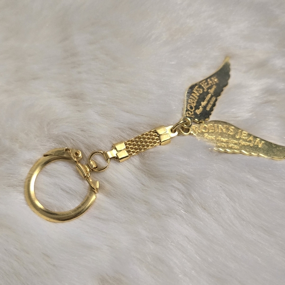 Robin's Jean Keychain - Picture 5 of 6